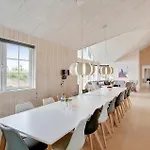 Сasa de vacaciones Pet Friendly In Henne With Sauna