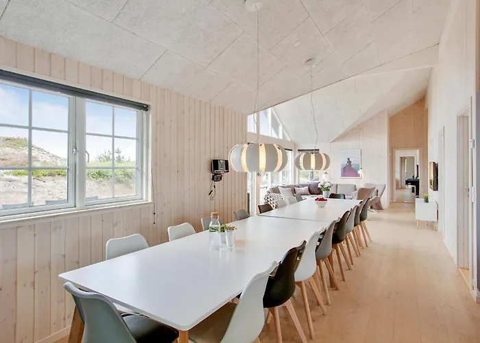 בית נופש Pet Friendly In Henne With Sauna