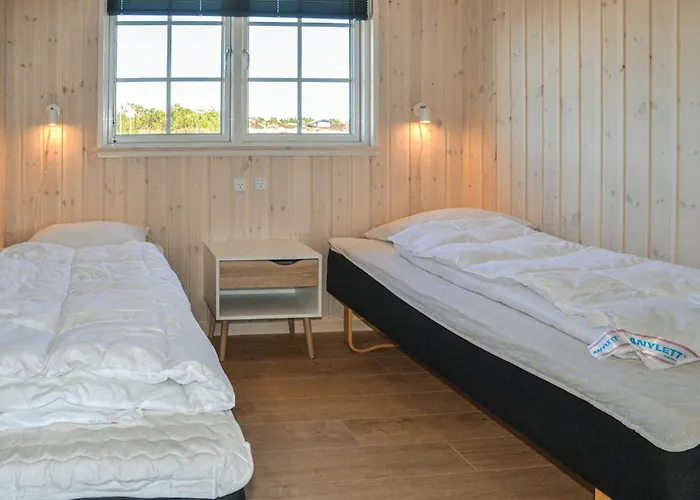 בית נופש Pet Friendly In Henne With Sauna *