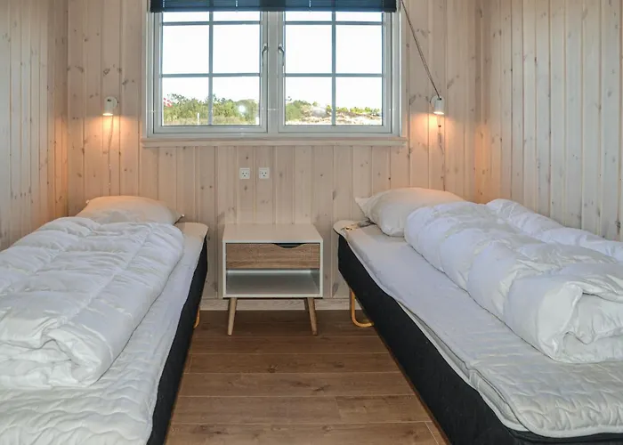 Pet Friendly In Henne With Sauna האנה סטרנד