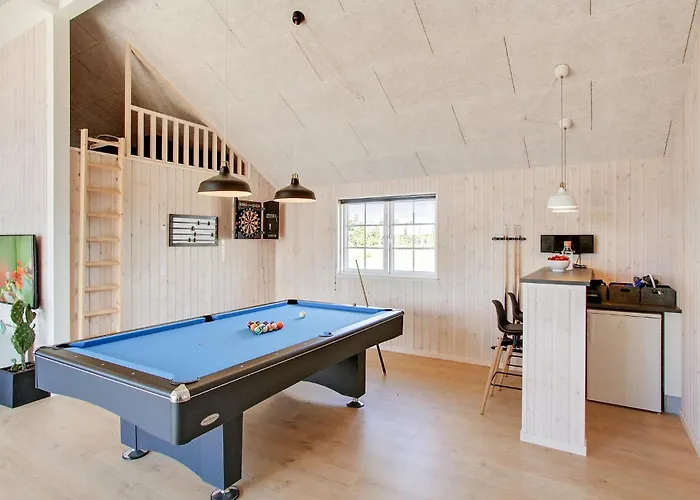 Pet Friendly In Henne With Sauna בית נופש